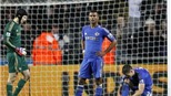 Mẹ đẻ lên Facebook tiết lộ Ashley Cole sẽ đến PSG